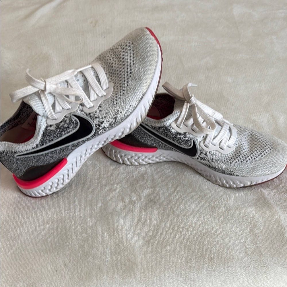 Nike Women's White and Pink Running Shoes - Picture 5 of 5